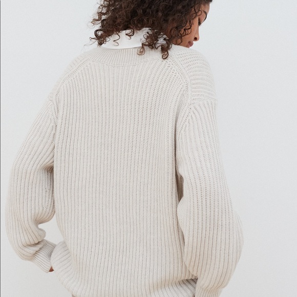 Aritzia Rogers Sweater - Picture 5 of 6